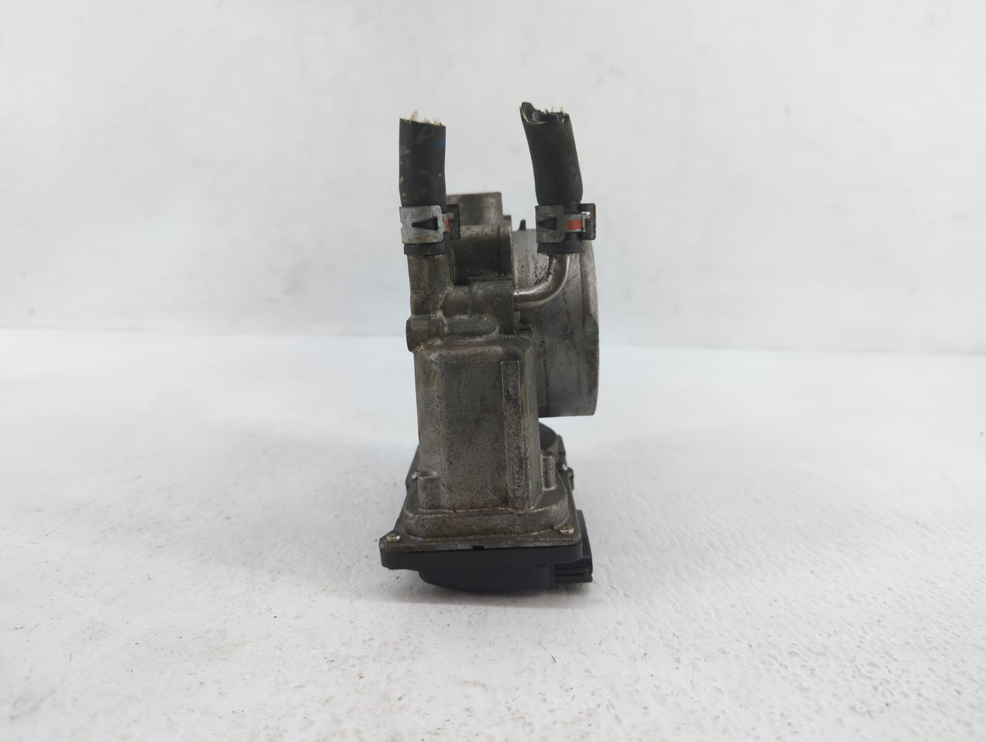 2020 Toyota C-Hr Throttle Body P/N:22030-0P050 22030-0T130, 22030-37040 Fits Fits 2013 2014 OEM Used Auto Parts - Oemusedaut