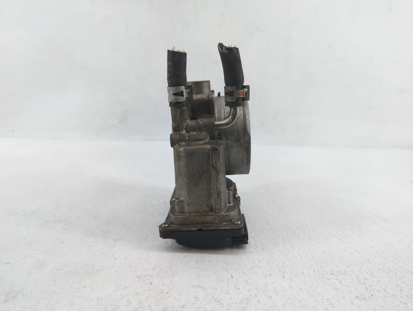 2020 Toyota C-Hr Throttle Body P/N:22030-0P050 22030-0T130, 22030-37040 Fits Fits 2013 2014 OEM Used Auto Parts - Oemusedaut