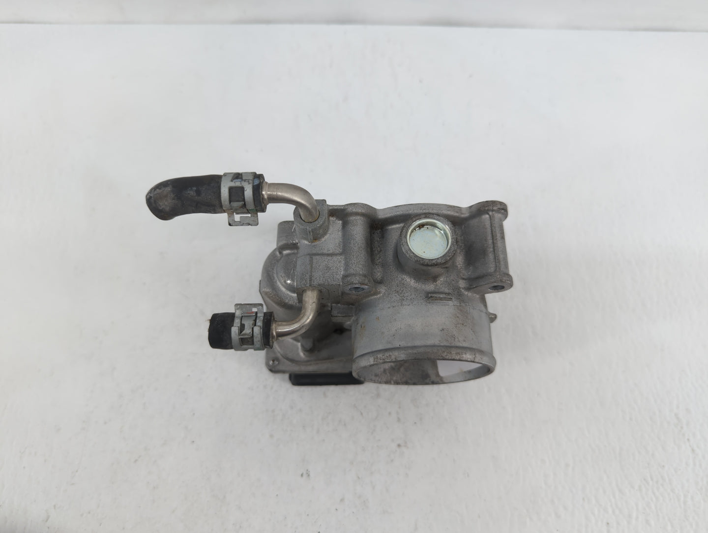 2020 Toyota C-Hr Throttle Body P/N:22030-0P050 22030-0T130, 22030-37040 Fits Fits 2013 2014 OEM Used Auto Parts - Oemusedaut