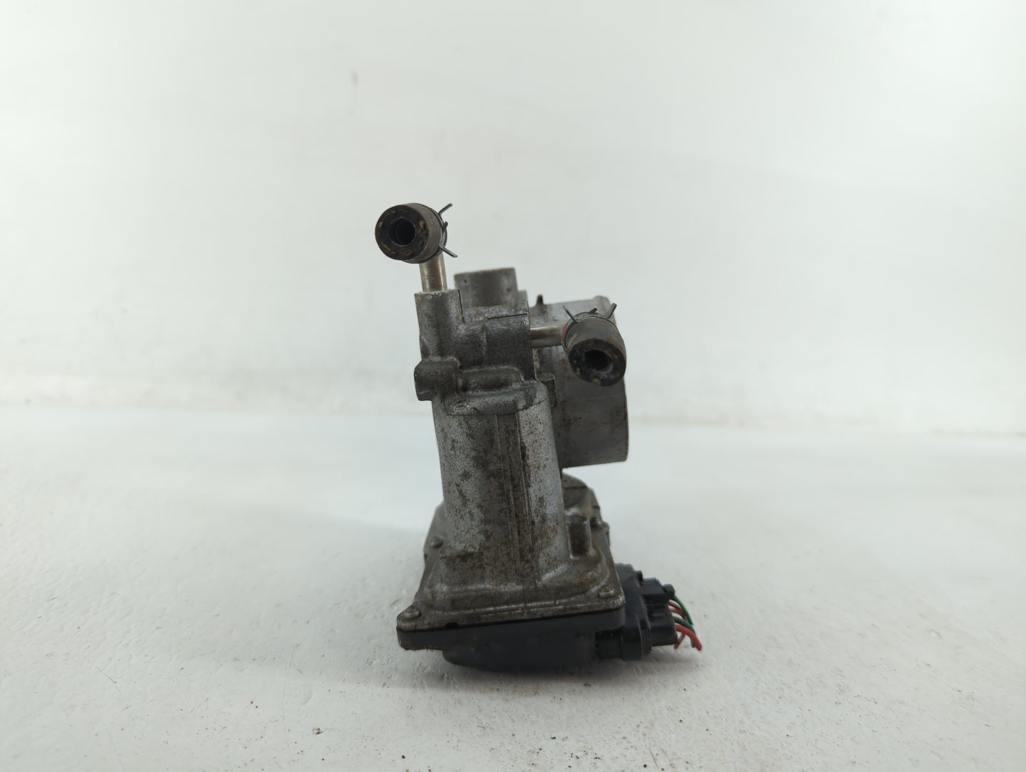 2018-2022 Toyota C-Hr Throttle Body P/N:22030-0P050 22030-0T130, 22030-37040 Fits Fits 2013 2014 2018 2019 2020 2021 2022 OE