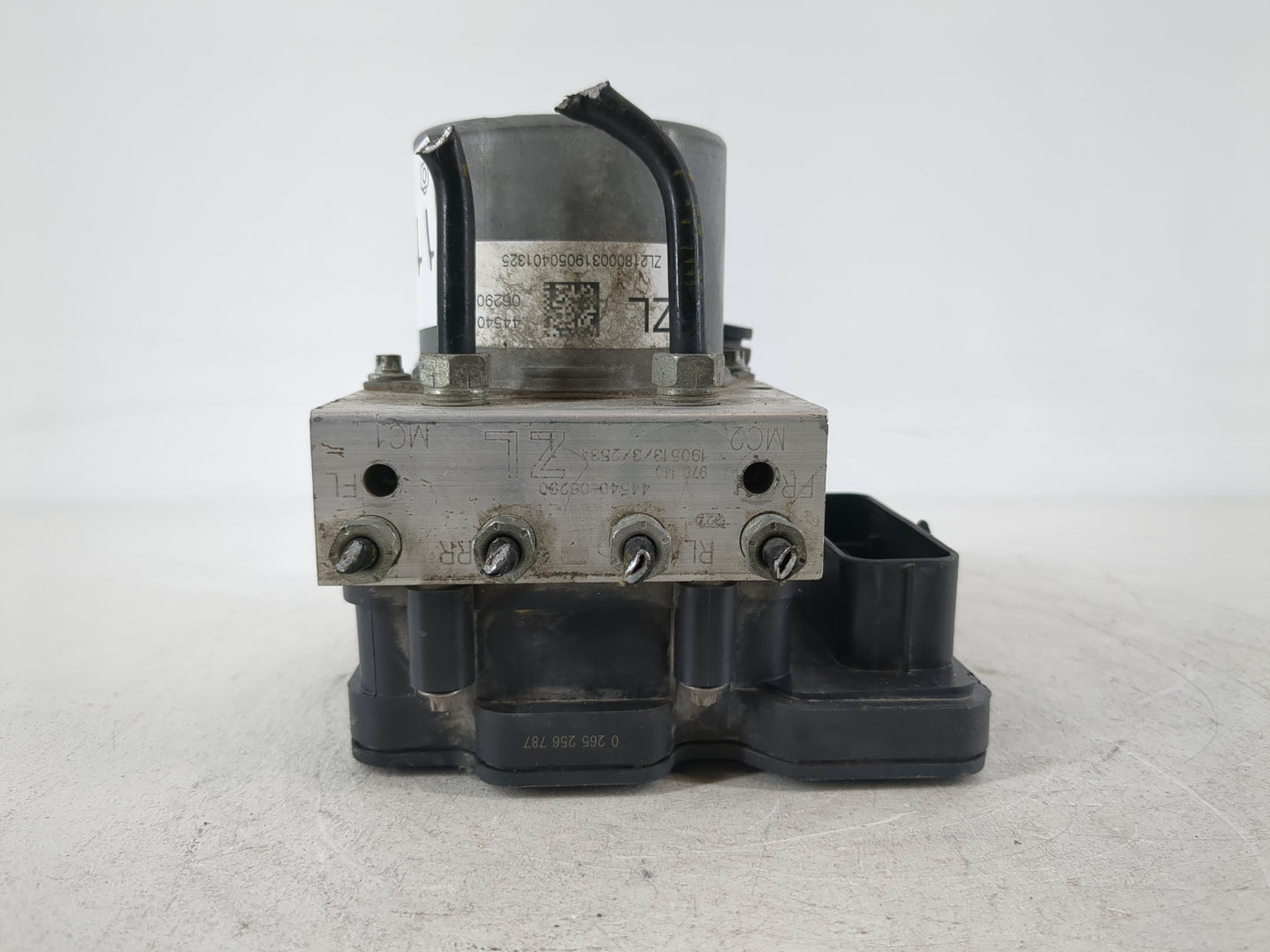 2018-2020 Toyota Camry ABS Pump Control Module Replacement P/N:44540-06290 970 140 Fits Fits 2018 2019 2020 OEM Used Auto Pa