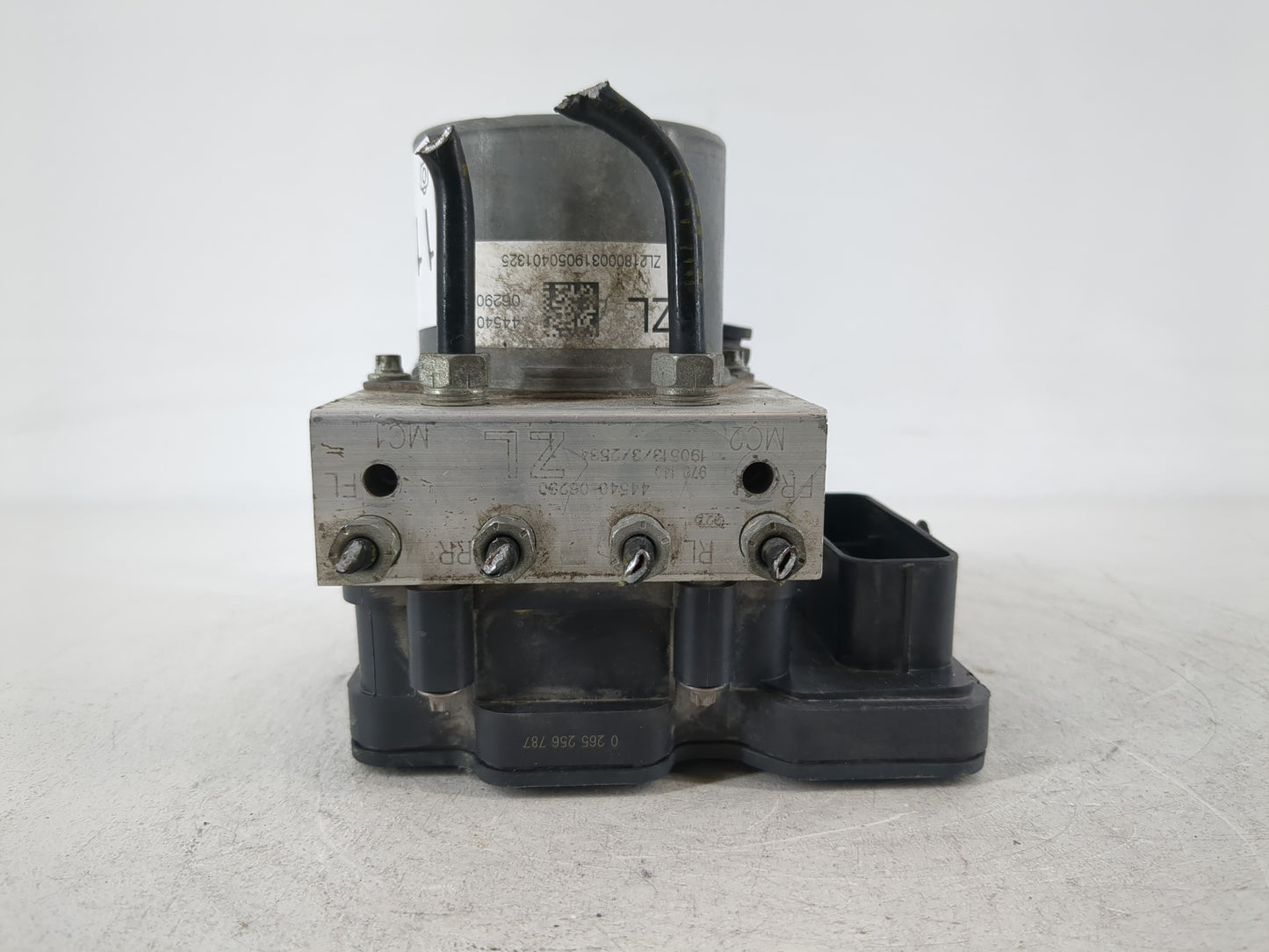 2018-2020 Toyota Camry ABS Pump Control Module Replacement P/N:44540-06290 970 140 Fits Fits 2018 2019 2020 OEM Used Auto Pa