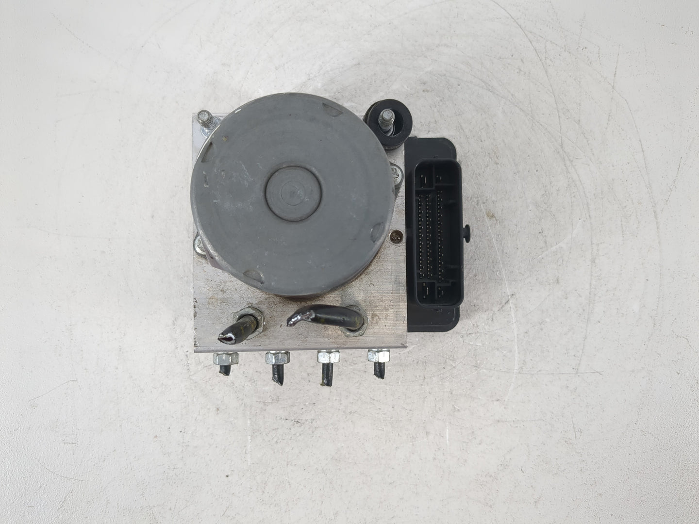 2018-2020 Toyota Camry ABS Pump Control Module Replacement P/N:44540-06290 970 140 Fits Fits 2018 2019 2020 OEM Used Auto Pa