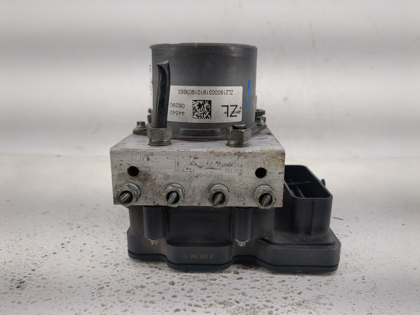 2018-2020 Toyota Camry ABS Pump Control Module Replacement P/N:44540-06290 Fits Fits 2018 2019 2020 OEM Used Auto Parts - Oe