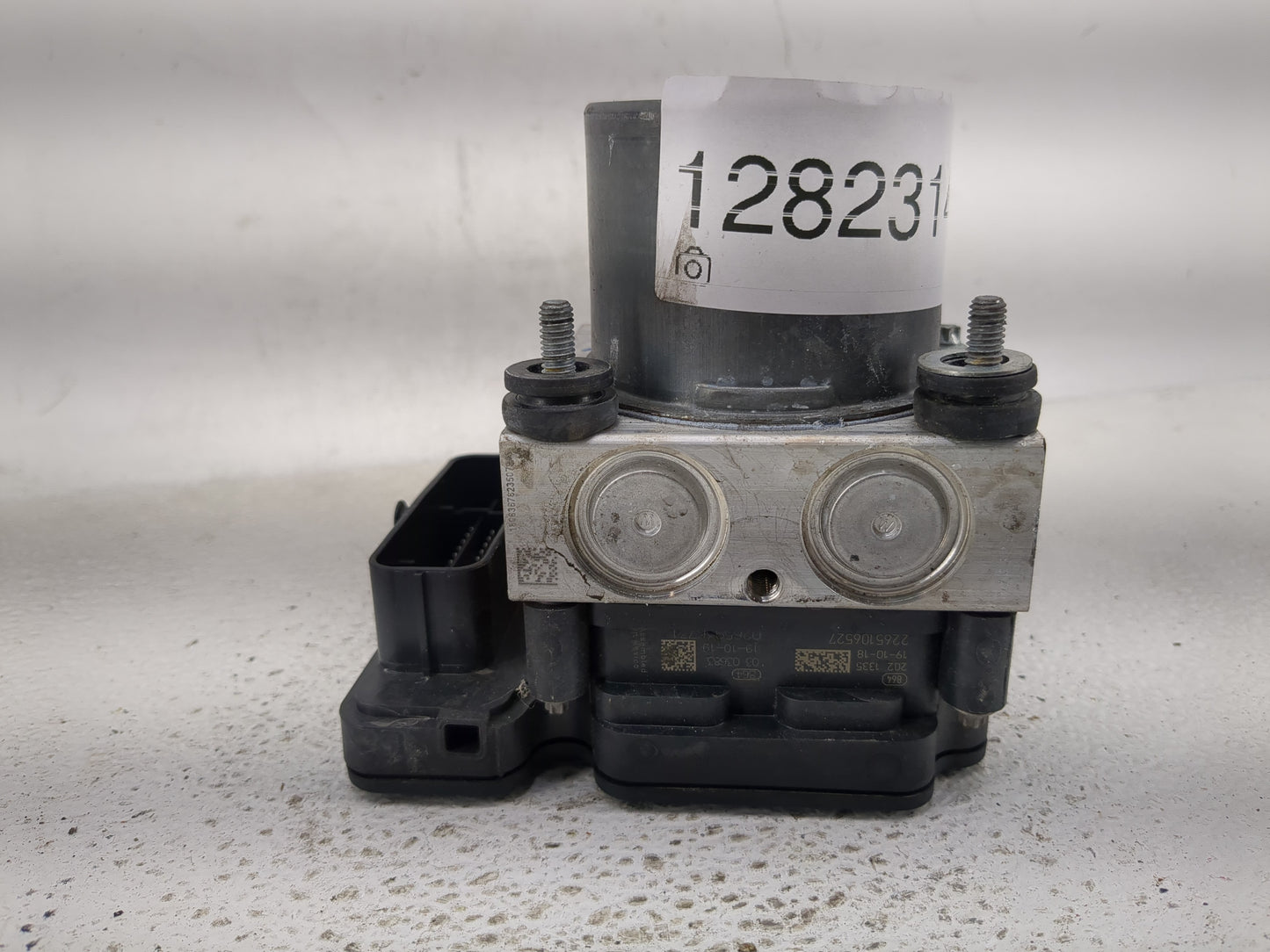 2018-2020 Toyota Camry ABS Pump Control Module Replacement P/N:44540-06290 Fits Fits 2018 2019 2020 OEM Used Auto Parts - Oe