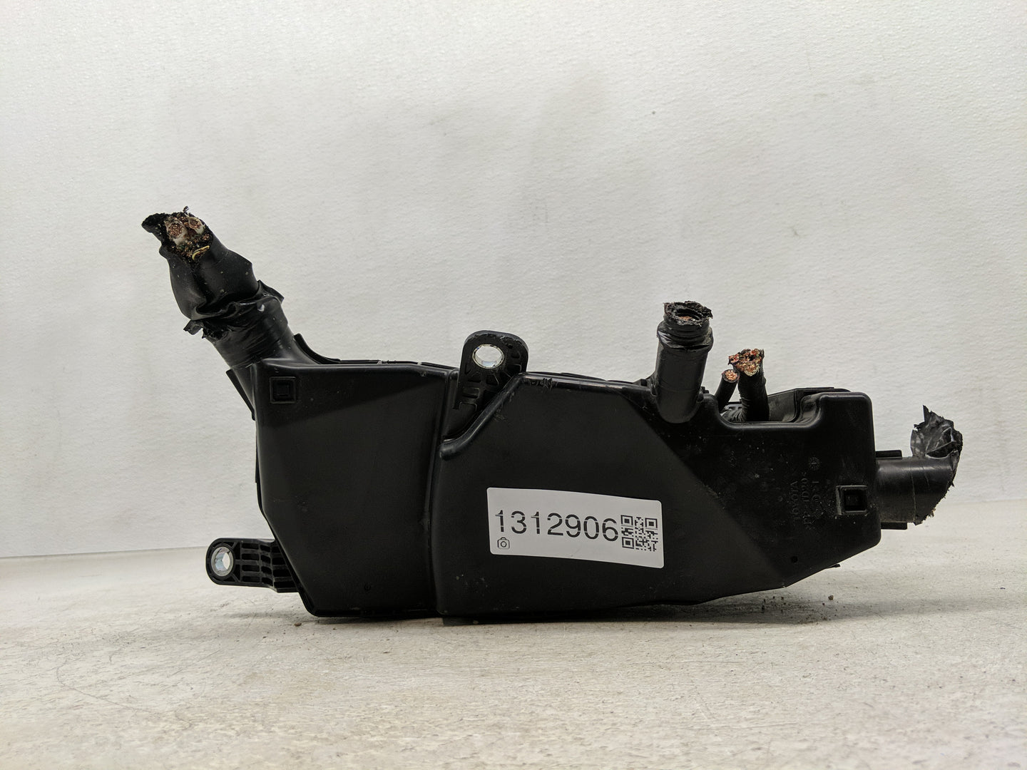 2018-2022 Toyota Camry Fusebox Fuse Box Panel Relay Module Fits Fits 2018 2019 2020 2021 2022 OEM Used Auto Parts - Oemuseda