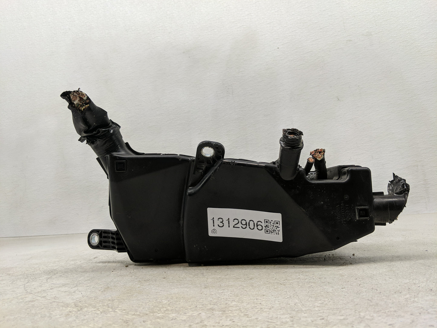 2018-2022 Toyota Camry Fusebox Fuse Box Panel Relay Module Fits Fits 2018 2019 2020 2021 2022 OEM Used Auto Parts - Oemuseda