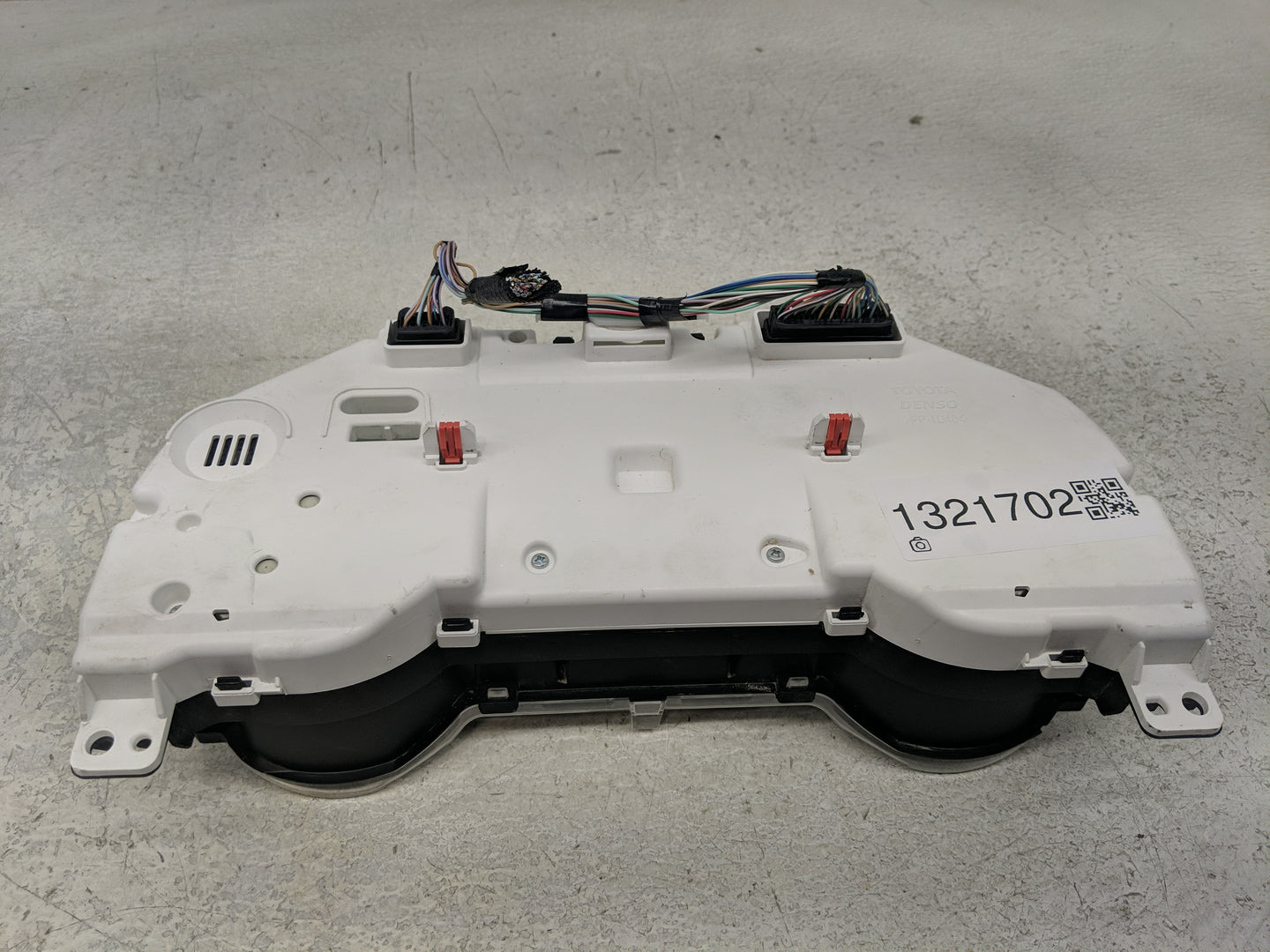 2019-2022 Toyota Camry Instrument Cluster Speedometer Gauges P/N:83800-0XD22-00 Fits Fits 2019 2020 2021 2022 OEM Used Auto 