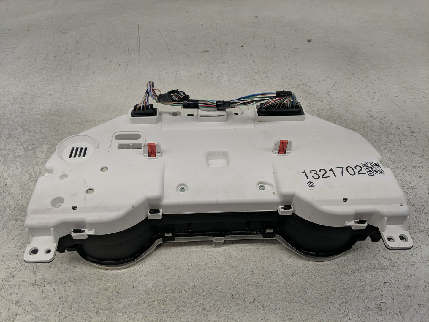 2019-2022 Toyota Camry Instrument Cluster Speedometer Gauges P/N:83800-0XD22-00 Fits Fits 2019 2020 2021 2022 OEM Used Auto 