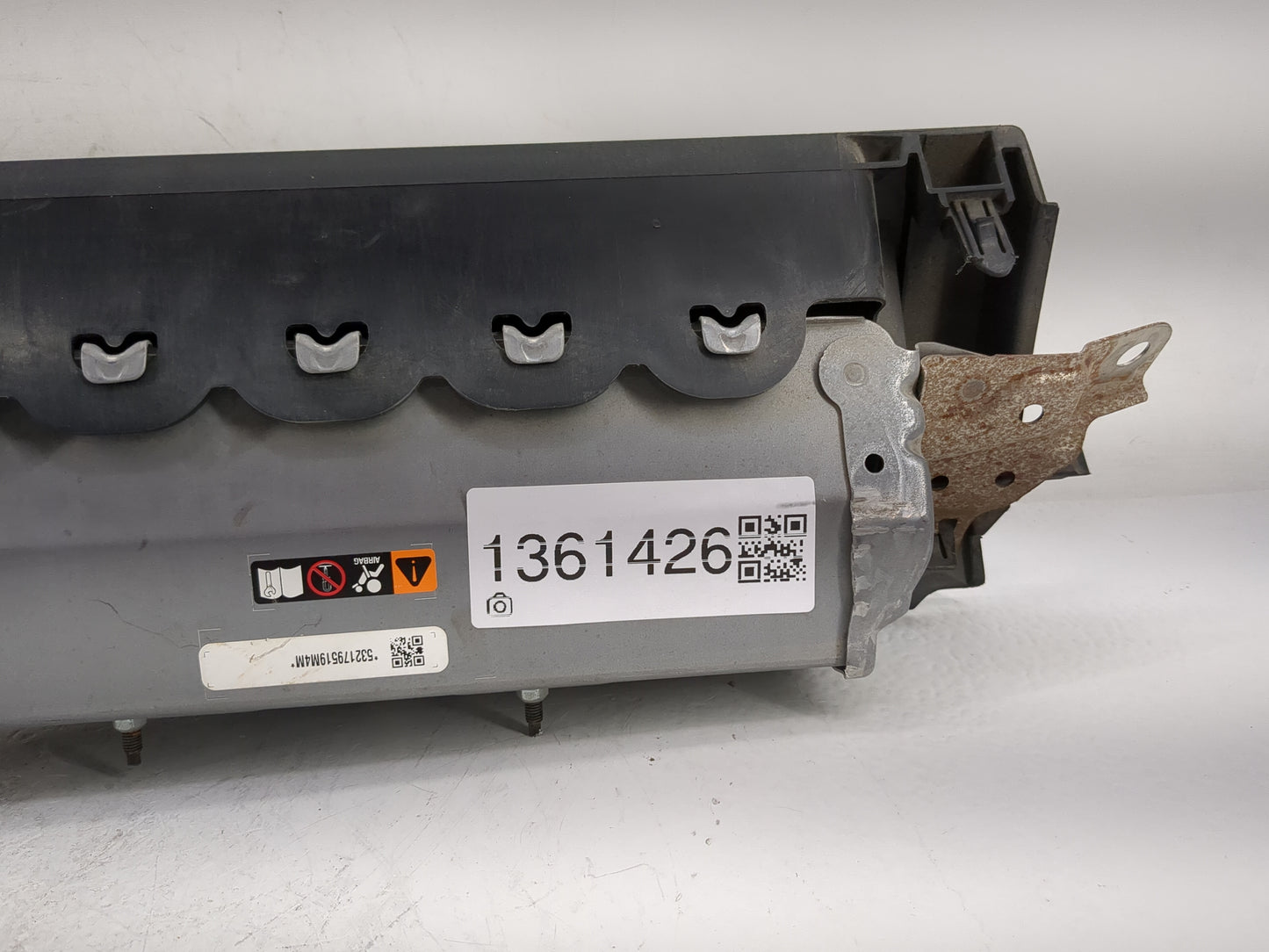 2018-2022 Toyota Camry Air Bag Passenger Right Dashboard OEM Fits Fits 2018 2019 2020 2021 2022 OEM Used Auto Parts - Oemuse