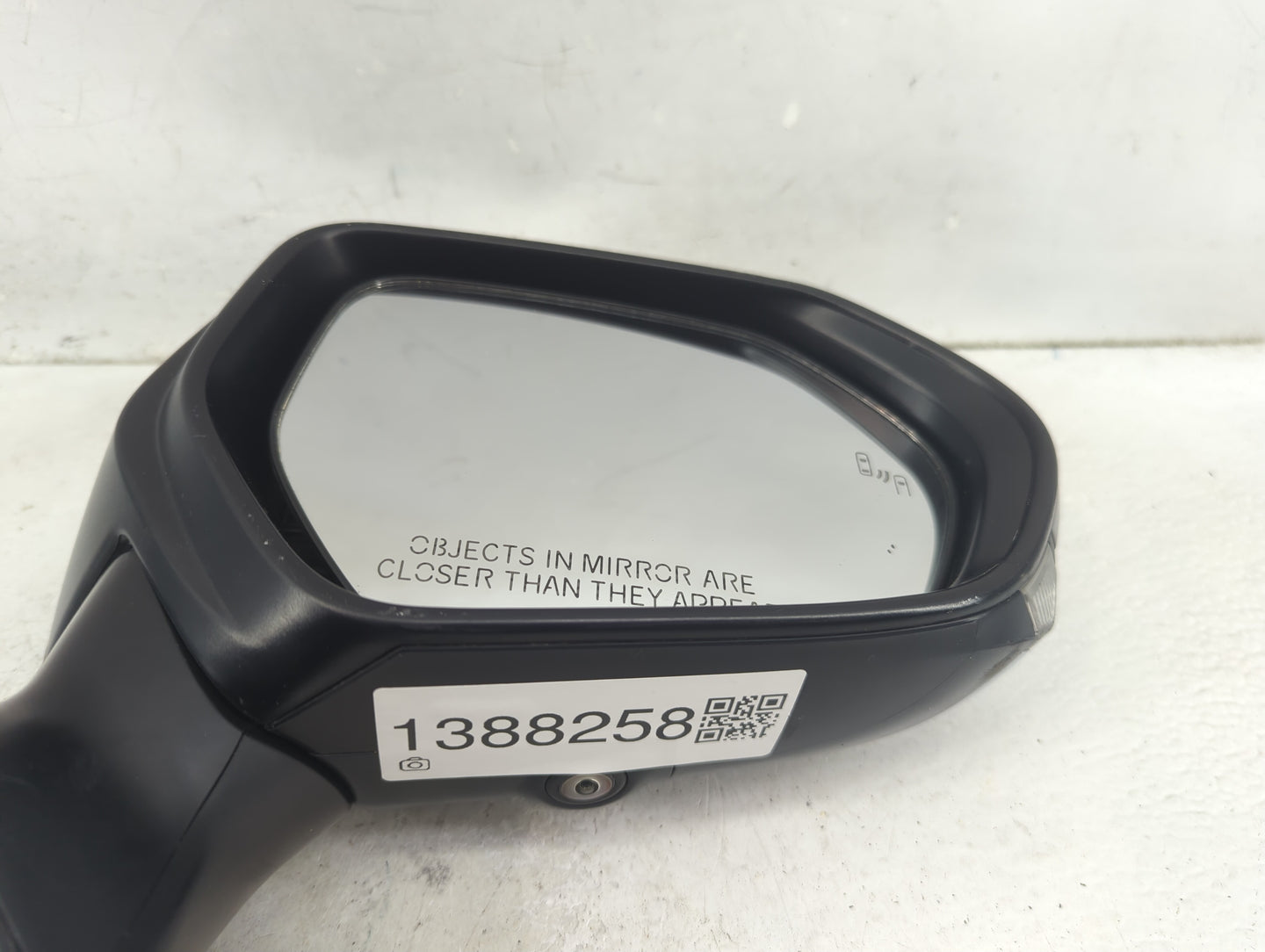 2018-2022 Toyota Camry Passenger Side View Mirror - Right Door Mirror OEM Used - Oemusedautoparts1.com