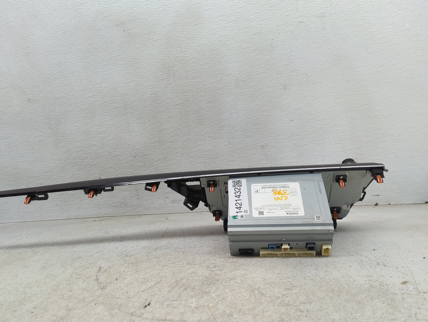 2018-2020 Toyota Camry Radio AM FM Cd Player Receiver Replacement P/N:86140-06D20 Fits Fits 2018 2019 2020 OEM Used Auto Par