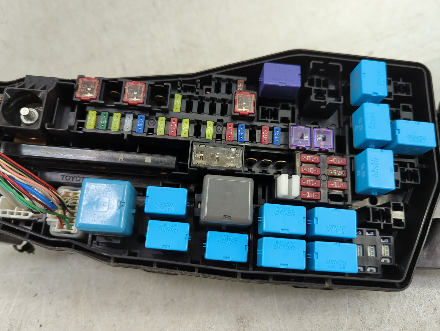 2018-2022 Toyota Camry Fusebox Fuse Box Panel Relay Module P/N:82620-33130 Fits Fits 2018 2019 2020 2021 2022 OEM Used Auto 