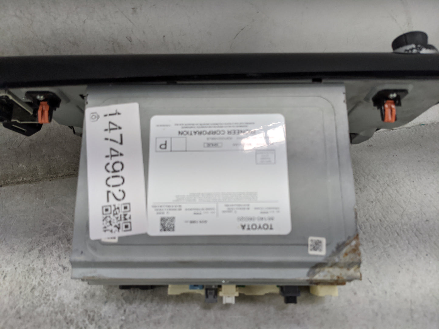 2018-2020 Toyota Camry Radio AM FM Cd Player Receiver Replacement P/N:86140-06D20 AVH-1498 Fits Fits 2018 2019 2020 OEM Used