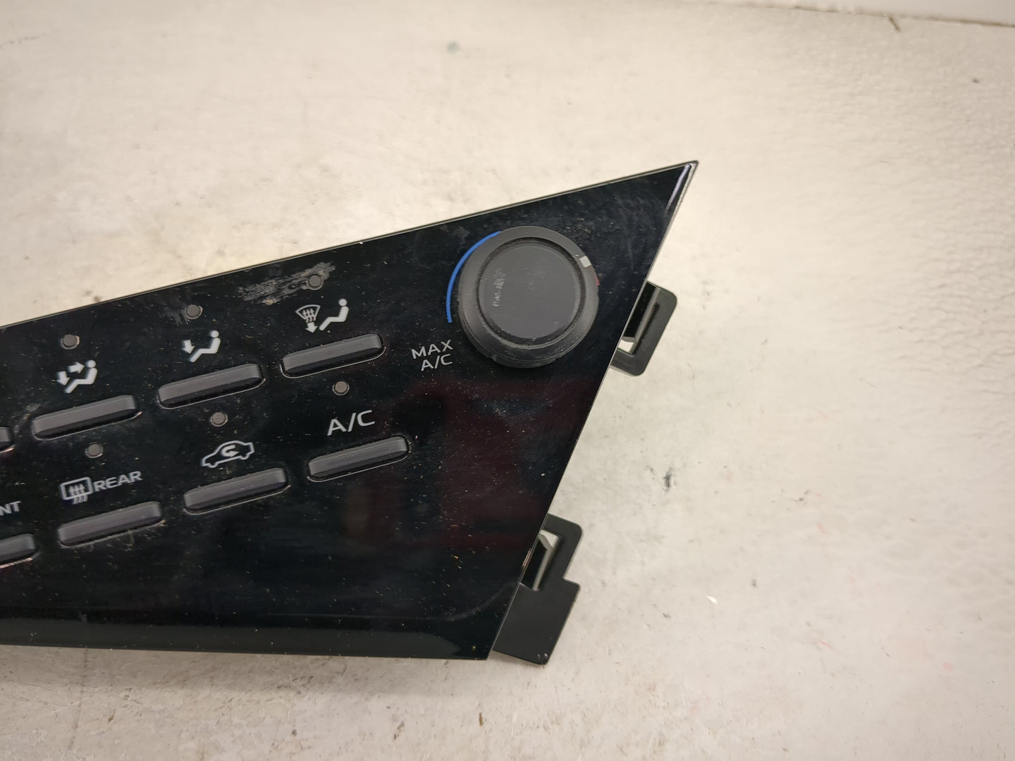 2020 Toyota Camry Climate Control Module Temperature AC/Heater Replacement P/N:A2C39602203MEX Fits OEM Used Auto Parts - Oem