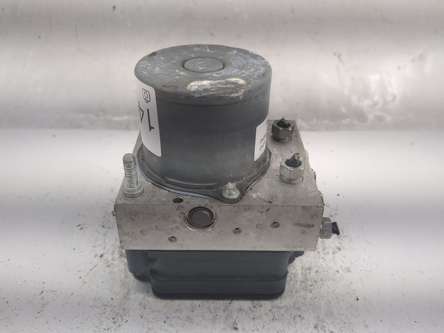 2018-2020 Toyota Camry ABS Pump Control Module Replacement P/N:ZL2180003200119022248 44540 06290 Fits Fits 2018 2019 2020 OE