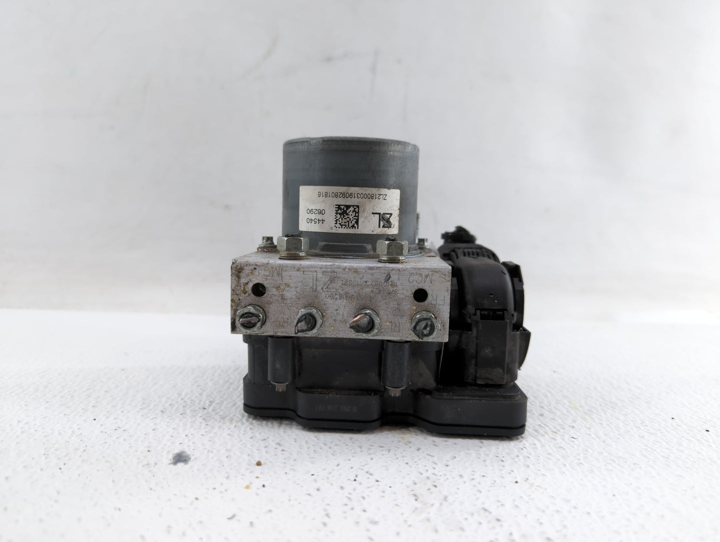 2018 Toyota Camry ABS Pump Control Module Replacement P/N:44540-06290 44540 06290 Fits OEM Used Auto Parts - Oemusedautopart