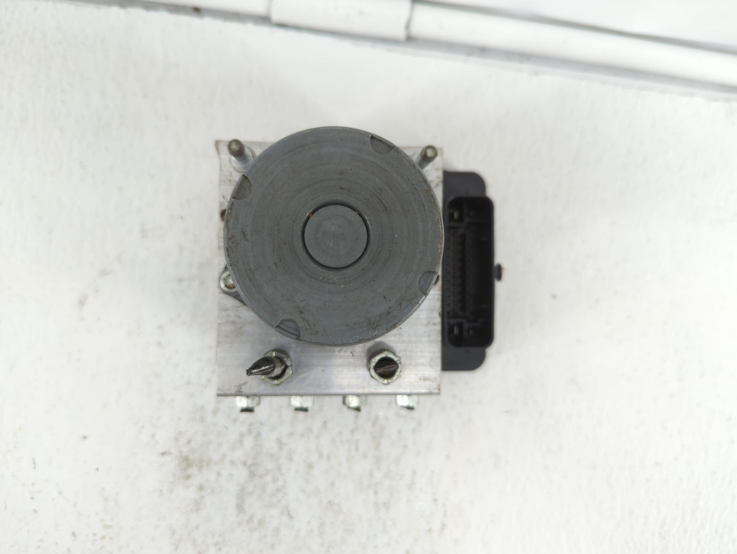 2018 Toyota Camry ABS Pump Control Module Replacement P/N:44540-06290 44540 06290 Fits OEM Used Auto Parts - Oemusedautopart
