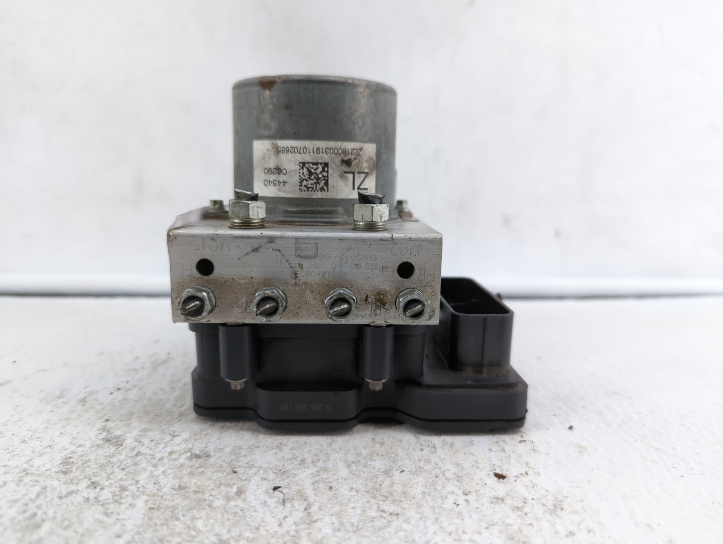 2018 Toyota Camry ABS Pump Control Module Replacement P/N:44540-06290 44540 06290 Fits OEM Used Auto Parts - Oemusedautopart