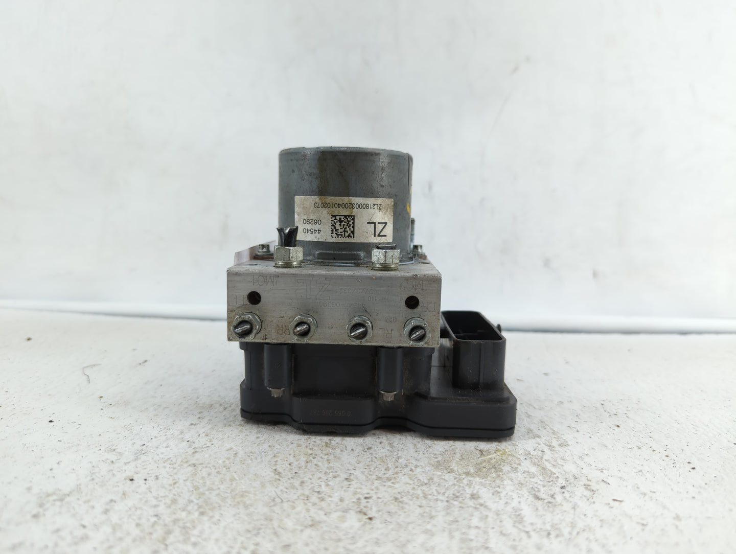 2018 Toyota Camry ABS Pump Control Module Replacement P/N:44540-06290 44540 06290 Fits OEM Used Auto Parts - Oemusedautopart