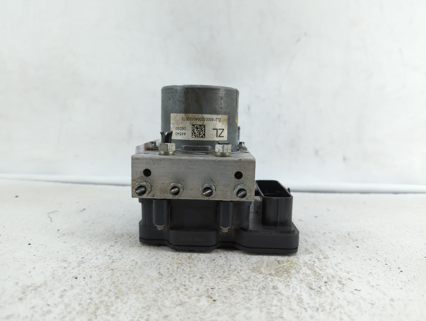 2018 Toyota Camry ABS Pump Control Module Replacement P/N:44540-06290 44540 06290 Fits OEM Used Auto Parts - Oemusedautopart