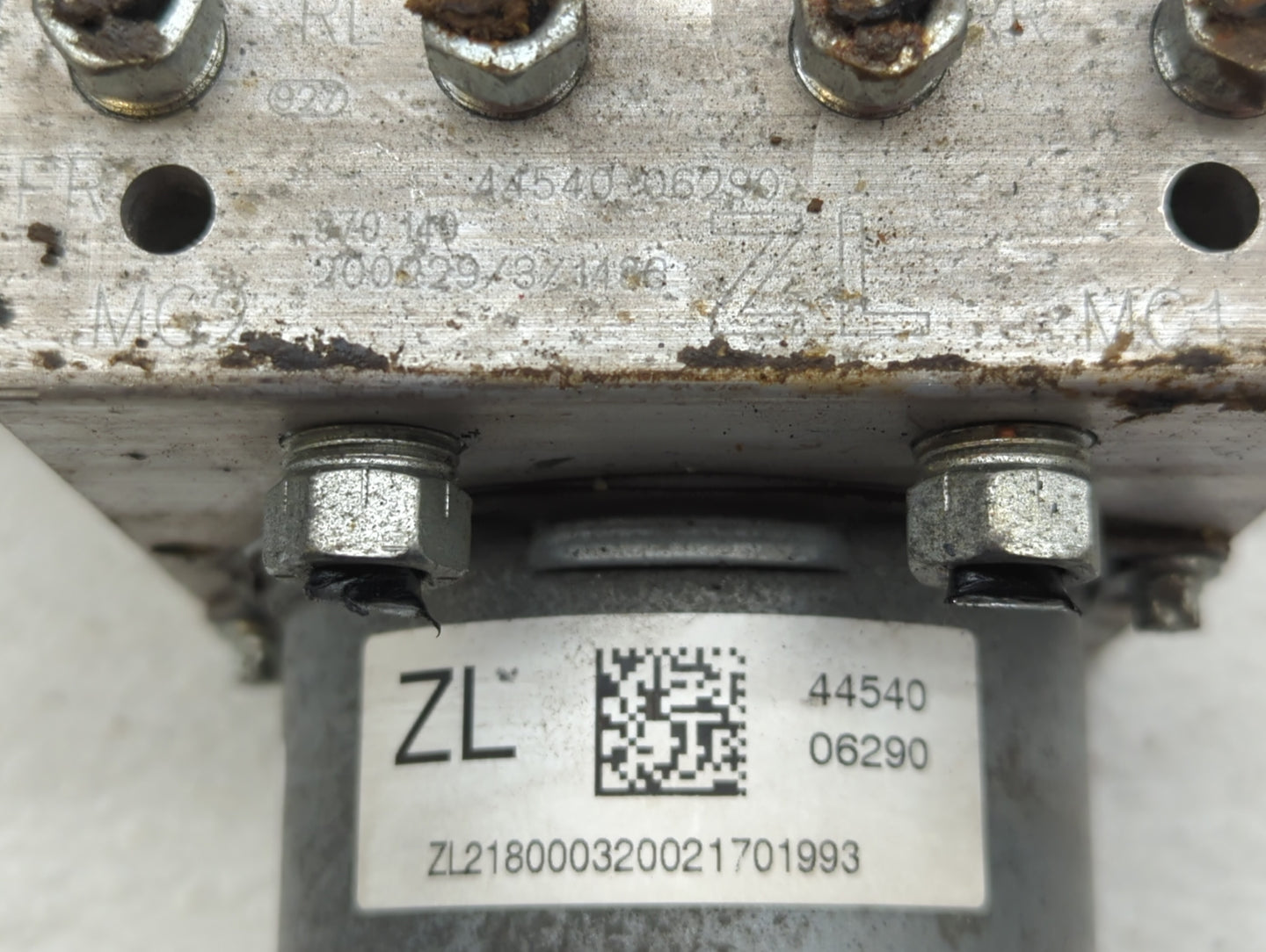 2018-2020 Toyota Camry ABS Pump Control Module Replacement P/N:44540-06290 Fits Fits 2018 2019 2020 OEM Used Auto Parts - Oe