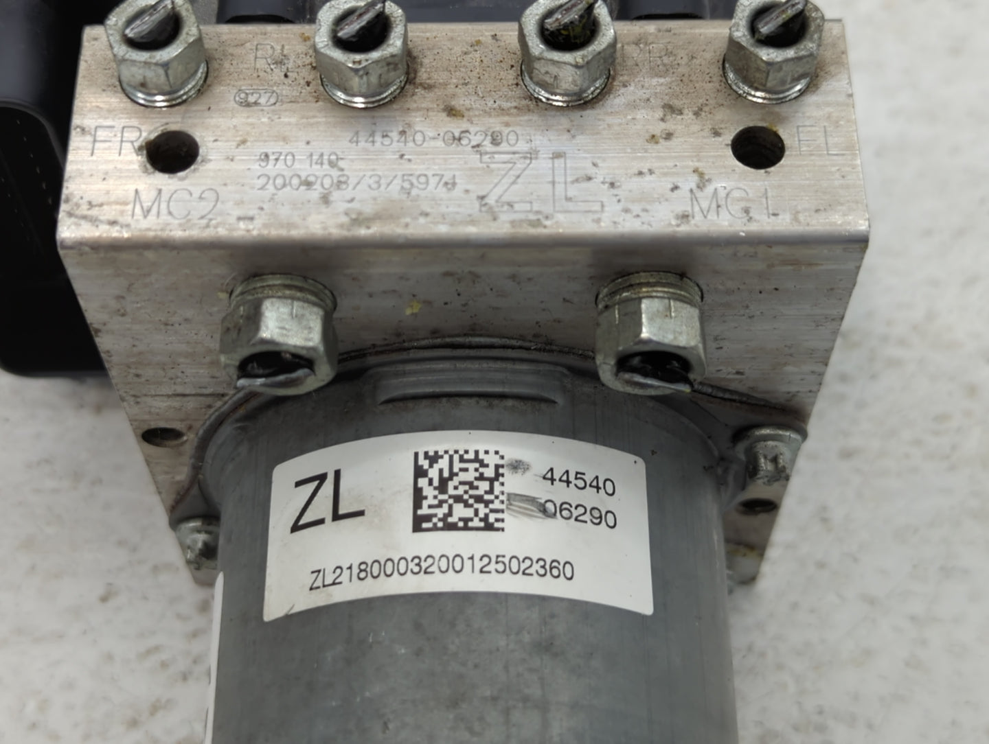 2018-2020 Toyota Camry ABS Pump Control Module Replacement P/N:44540-06290 Fits Fits 2018 2019 2020 OEM Used Auto Parts - Oe