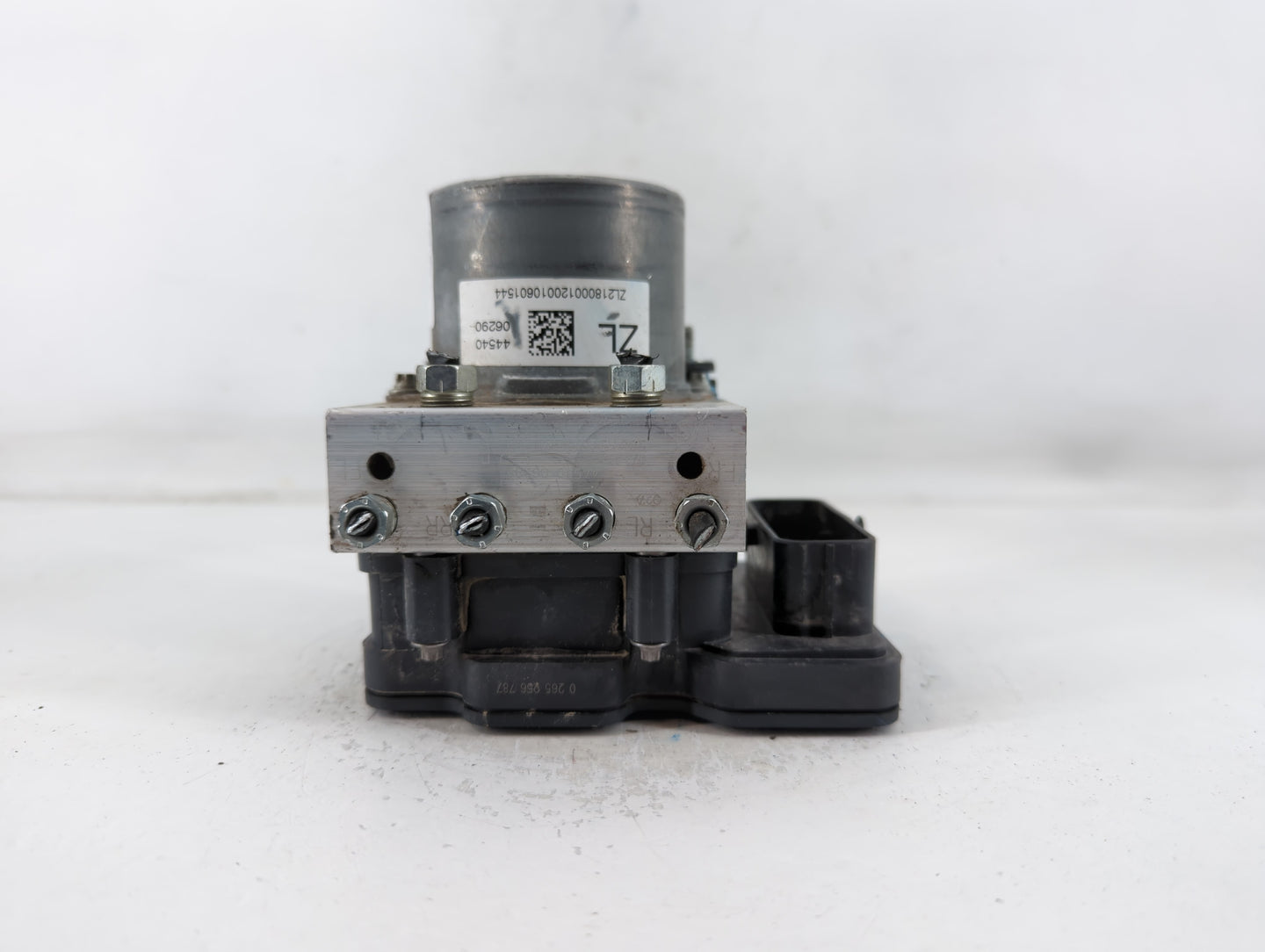 2018-2020 Toyota Camry ABS Pump Control Module Replacement P/N:44540-06290 970 140 Fits Fits 2018 2019 2020 OEM Used Auto Pa