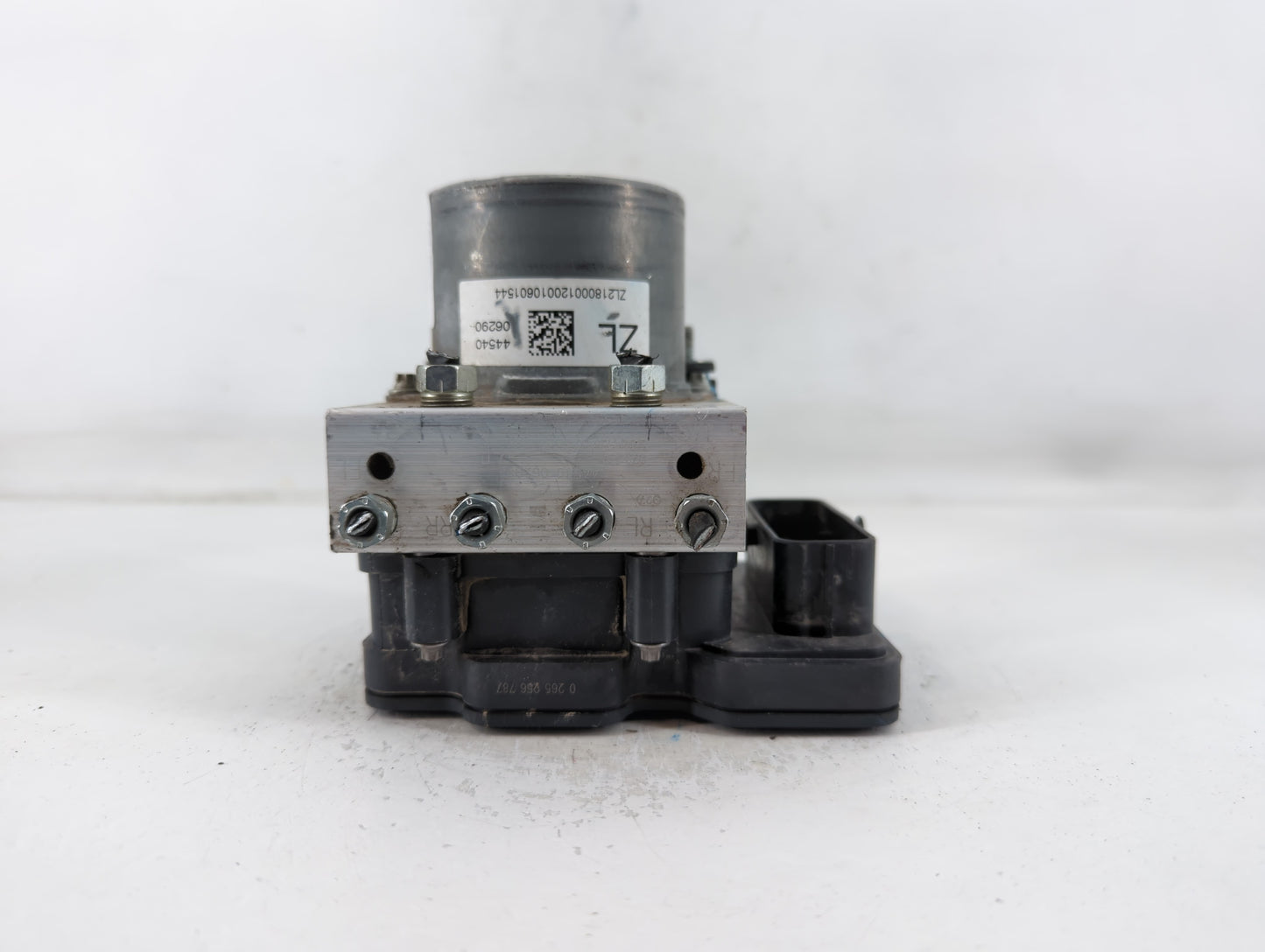 2018-2020 Toyota Camry ABS Pump Control Module Replacement P/N:44540-06290 970 140 Fits Fits 2018 2019 2020 OEM Used Auto Pa