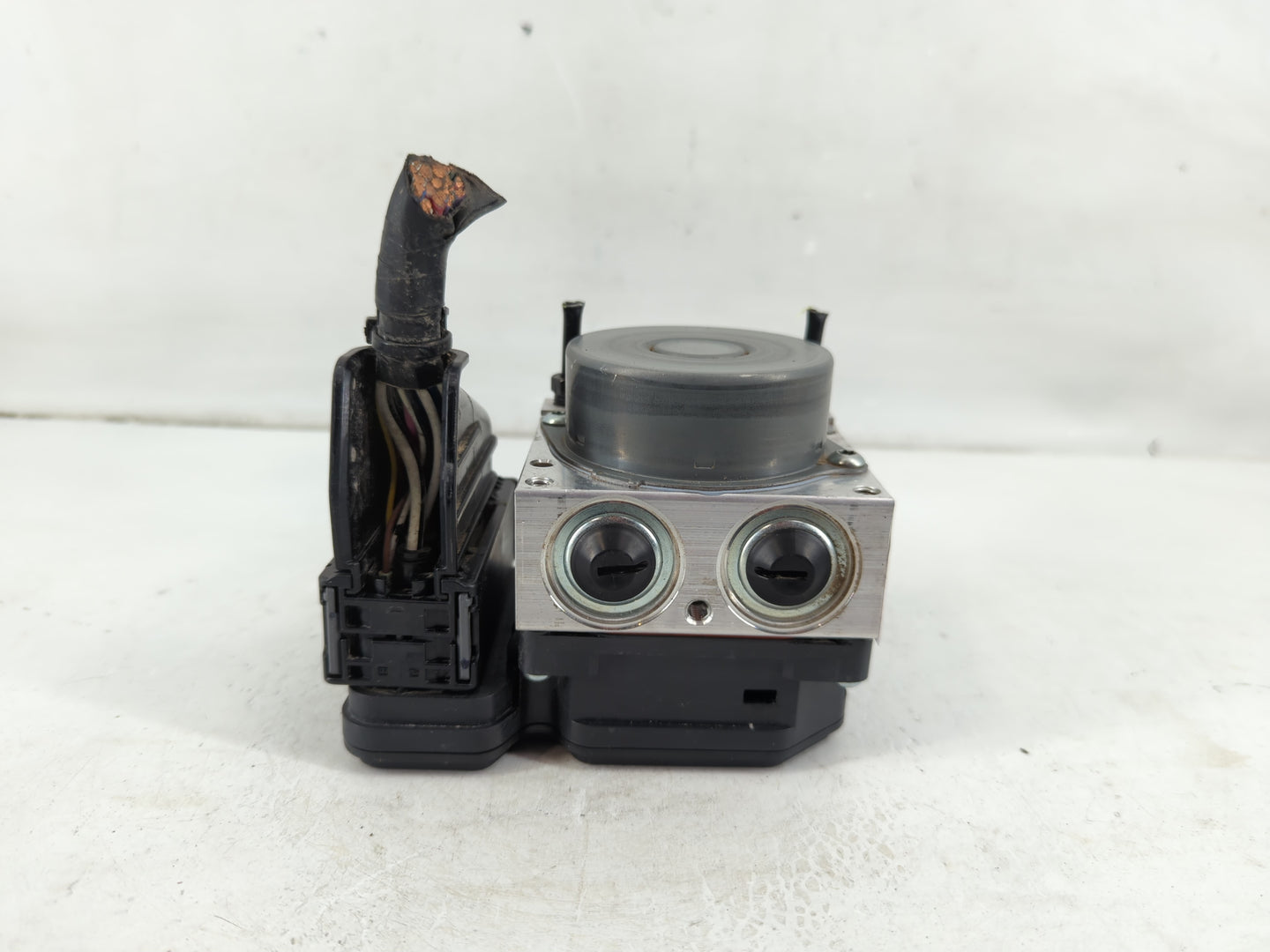 2020-2022 Toyota Corolla ABS Pump Control Module Replacement P/N:113040-41320 89541-12D60 Fits Fits 2020 2021 2022 OEM Used 