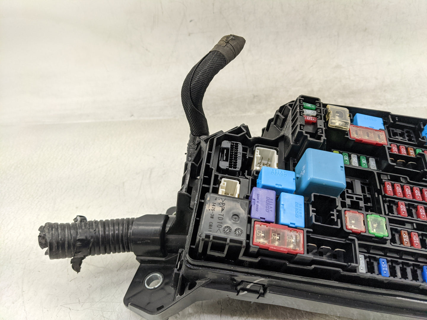 2020-2022 Toyota Corolla Fusebox Fuse Box Panel Relay Module P/N:82662-02A40 Fits Fits 2020 2021 2022 OEM Used Auto Parts - 