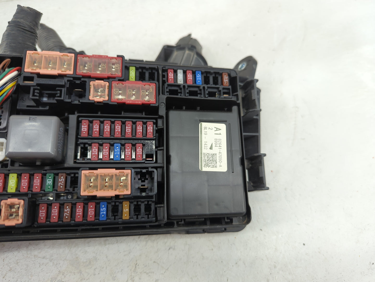 2020-2022 Toyota Corolla Fusebox Fuse Box Panel Relay Module P/N:82641-47050-A Fits Fits 2020 2021 2022 OEM Used Auto Parts 