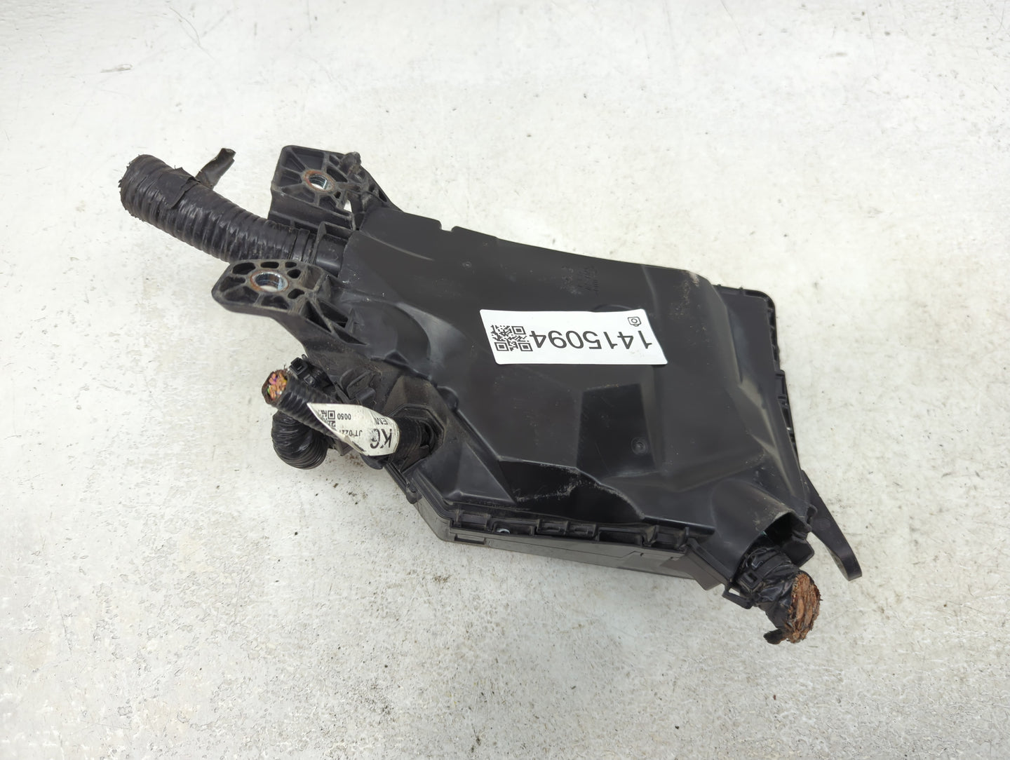 2020-2022 Toyota Corolla Fusebox Fuse Box Panel Relay Module P/N:82641-47050-A Fits Fits 2020 2021 2022 OEM Used Auto Parts 