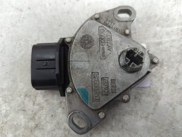2019-2021 Toyota Corolla Body Control Module Bcm Inner Cabin Fuse Box