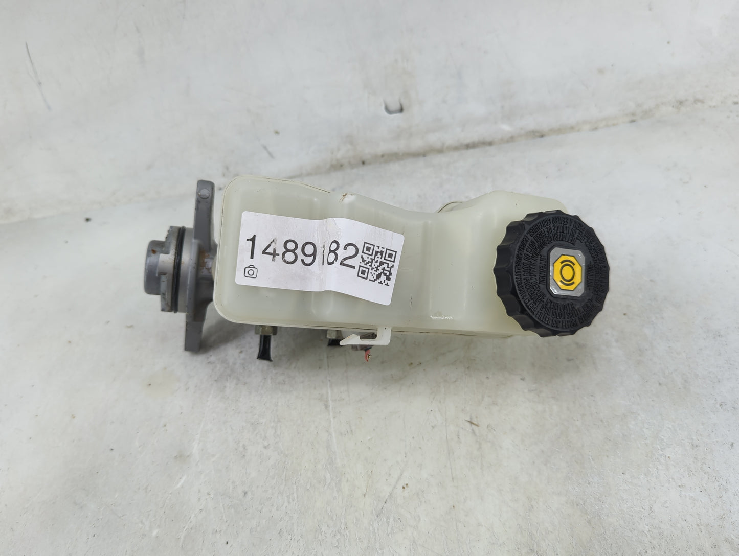 2019-2022 Toyota Corolla Brake Master Cylinder 1489182 - Oemusedautoparts1.com
