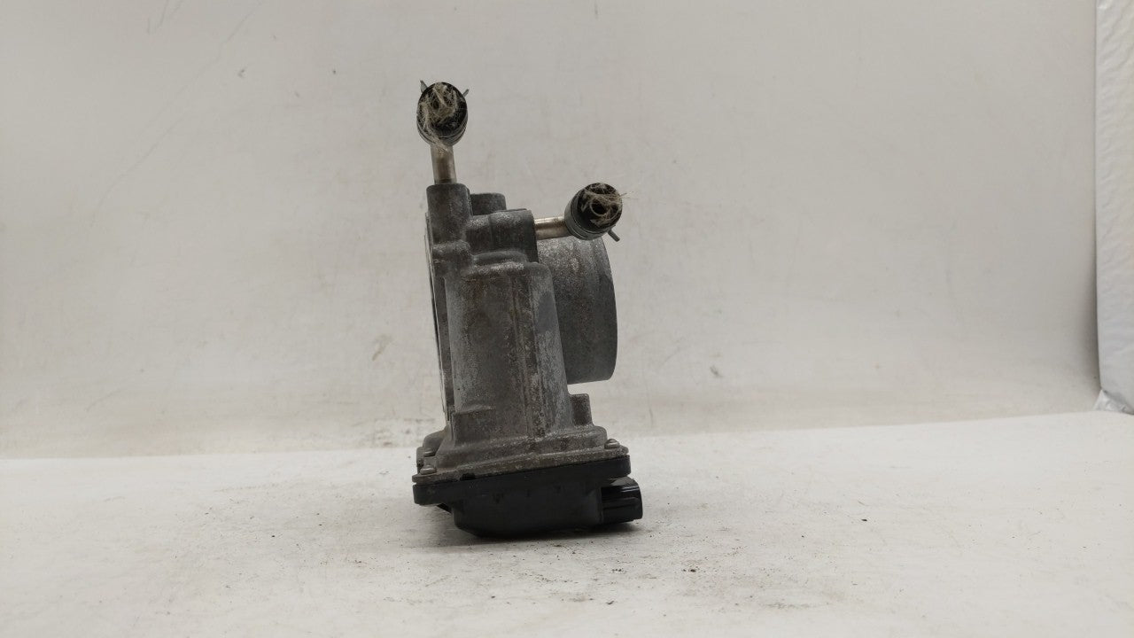 2020 Toyota Corolla Throttle Body P/N:22030-0T130 22030-37040 Fits Fits 2013 2014 OEM Used Auto Parts - Oemusedautoparts1.co