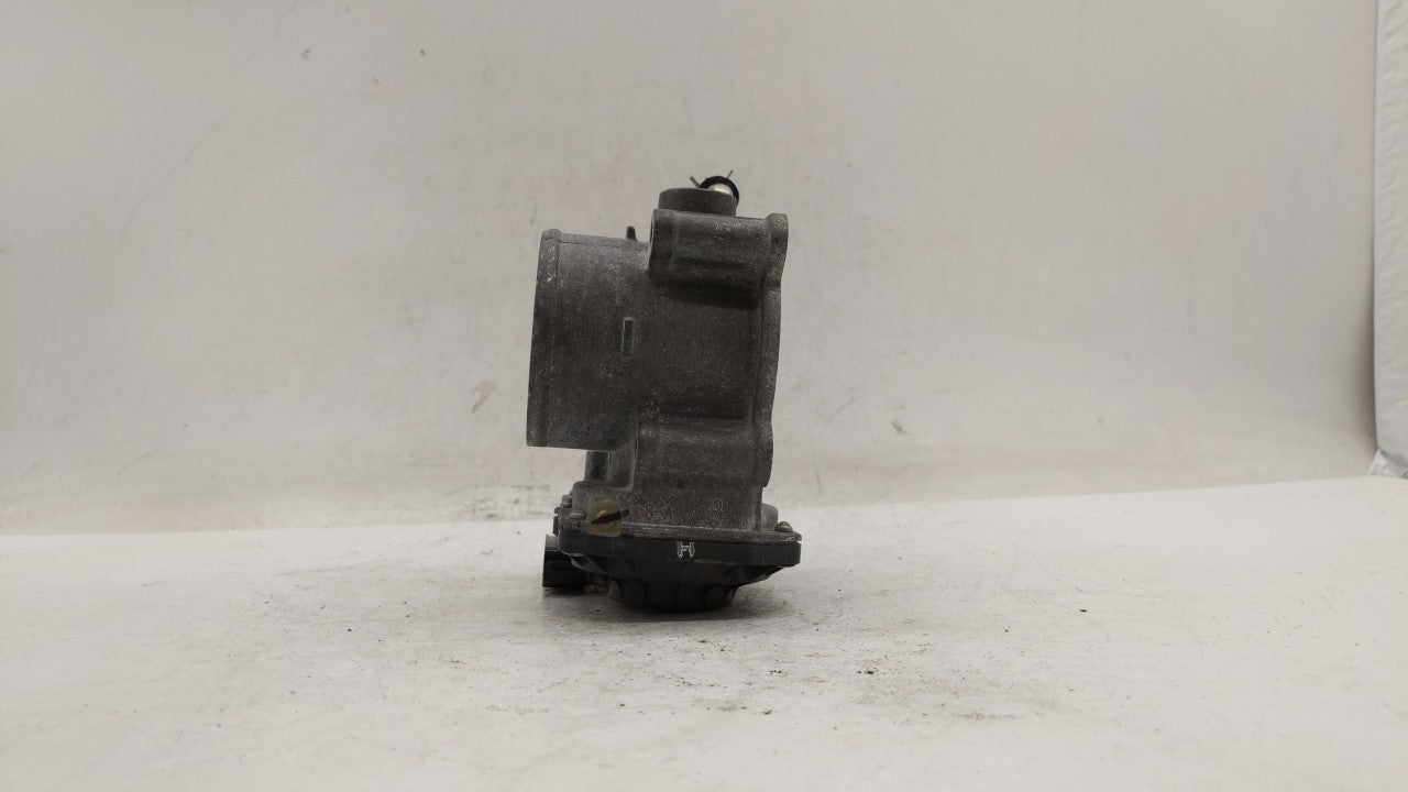 2020 Toyota Corolla Throttle Body P/N:22030-0T130 22030-37040 Fits Fits 2013 2014 OEM Used Auto Parts - Oemusedautoparts1.co