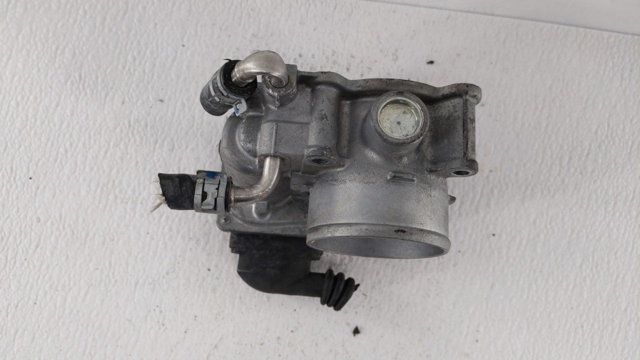 2020 Toyota Corolla Throttle Body P/N:22030-0T130 22030-37040 Fits Fits 2013 2014 OEM Used Auto Parts - Oemusedautoparts1.co