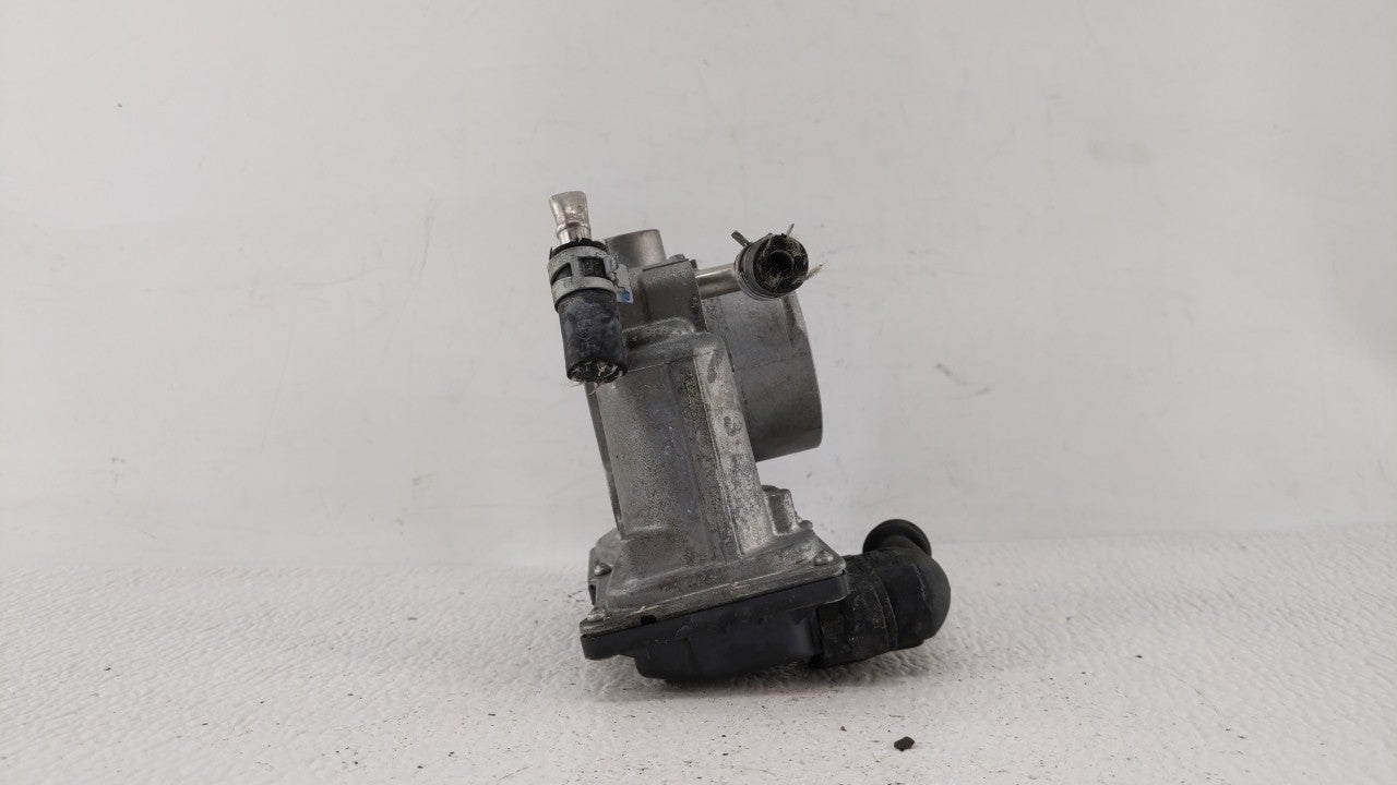 2020 Toyota Corolla Throttle Body P/N:22030-0T130 22030-37040 Fits Fits 2013 2014 OEM Used Auto Parts - Oemusedautoparts1.co