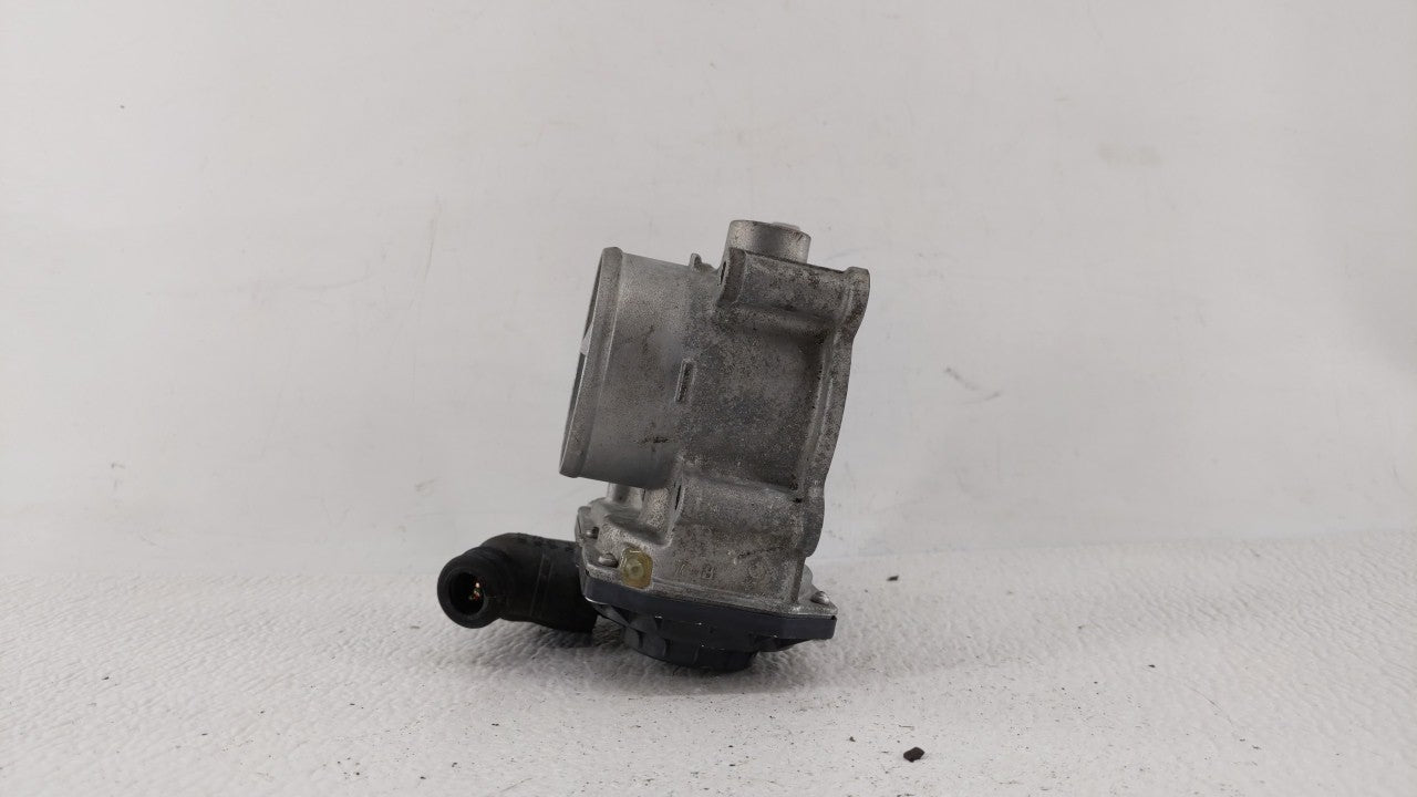 2020 Toyota Corolla Throttle Body P/N:22030-0T130 22030-37040 Fits Fits 2013 2014 OEM Used Auto Parts - Oemusedautoparts1.co