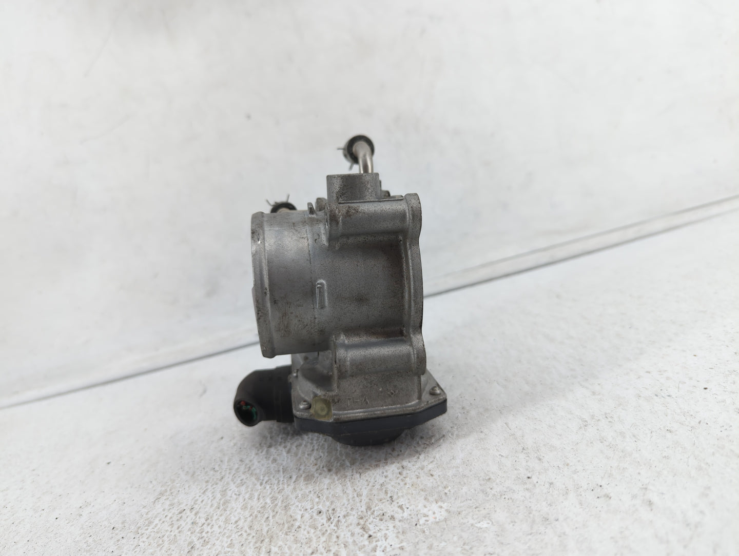 2020 Toyota Corolla Throttle Body P/N:22030-0P050 22030-0T130, 22030-37040 Fits Fits 2013 2014 OEM Used Auto Parts - Oemused