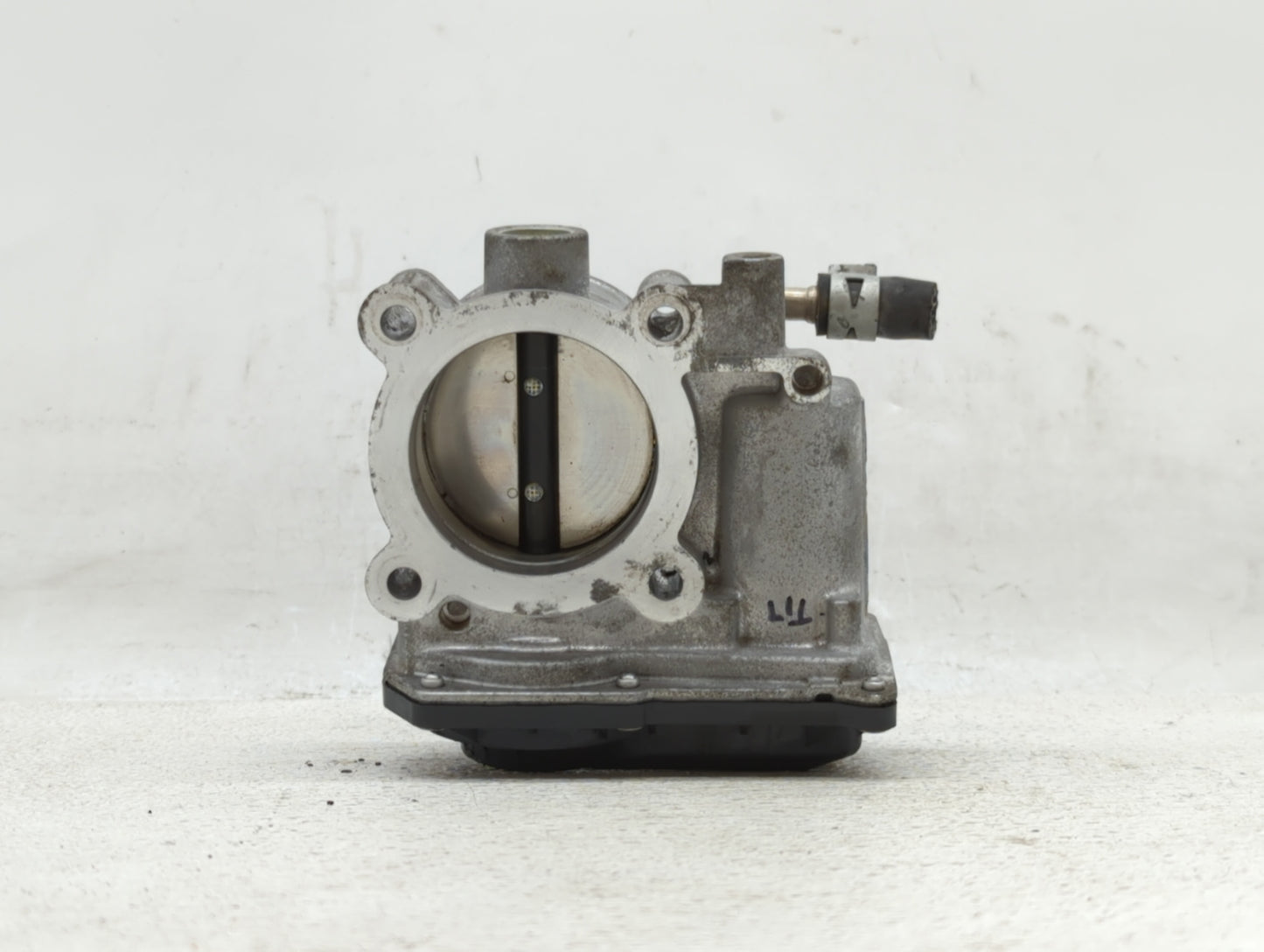 2020 Toyota Corolla Throttle Body P/N:22030-0P050 22030-0T130, 22030-37040 Fits Fits 2013 2014 OEM Used Auto Parts - Oemused
