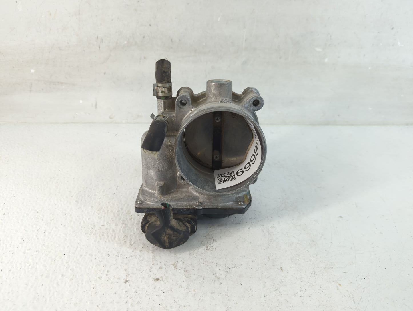 2017-2022 Toyota Highlander Throttle Body P/N:22030-0P060 Fits Fits 2016 2017 2018 2019 2020 2021 2022 OEM Used Auto Parts -