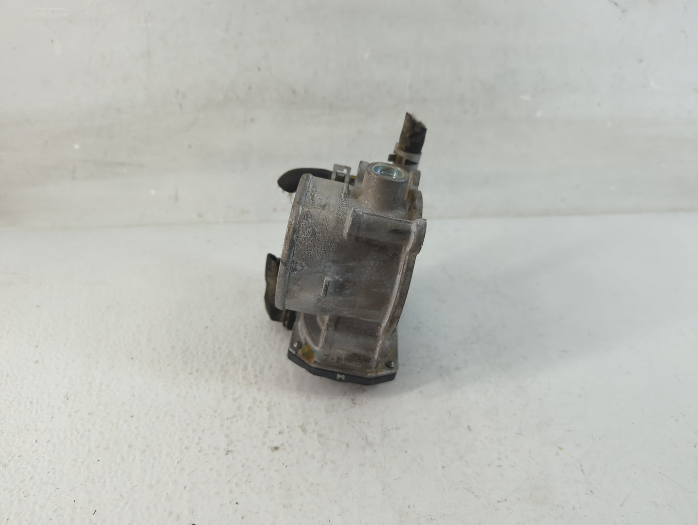 2017-2022 Toyota Highlander Throttle Body P/N:22030-0P060 Fits Fits 2016 2017 2018 2019 2020 2021 2022 OEM Used Auto Parts -