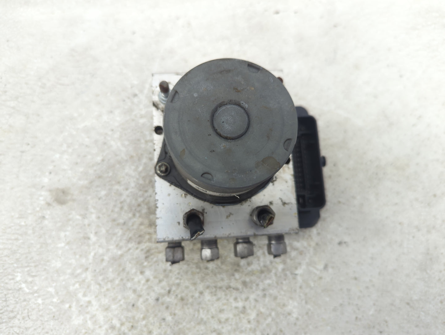 2020 Toyota Highlander ABS Pump Control Module Replacement P/N:44540-0E140 Fits OEM Used Auto Parts - Oemusedautoparts1.com