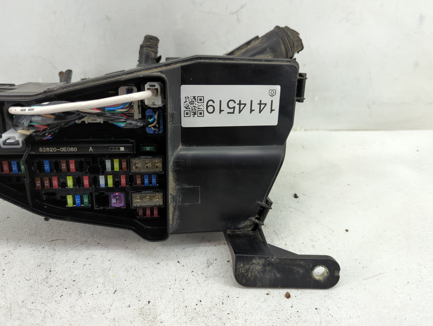 2020-2022 Toyota Highlander Fusebox Fuse Box Panel Relay Module P/N:82662-0E360 Fits Fits 2020 2021 2022 OEM Used Auto Parts