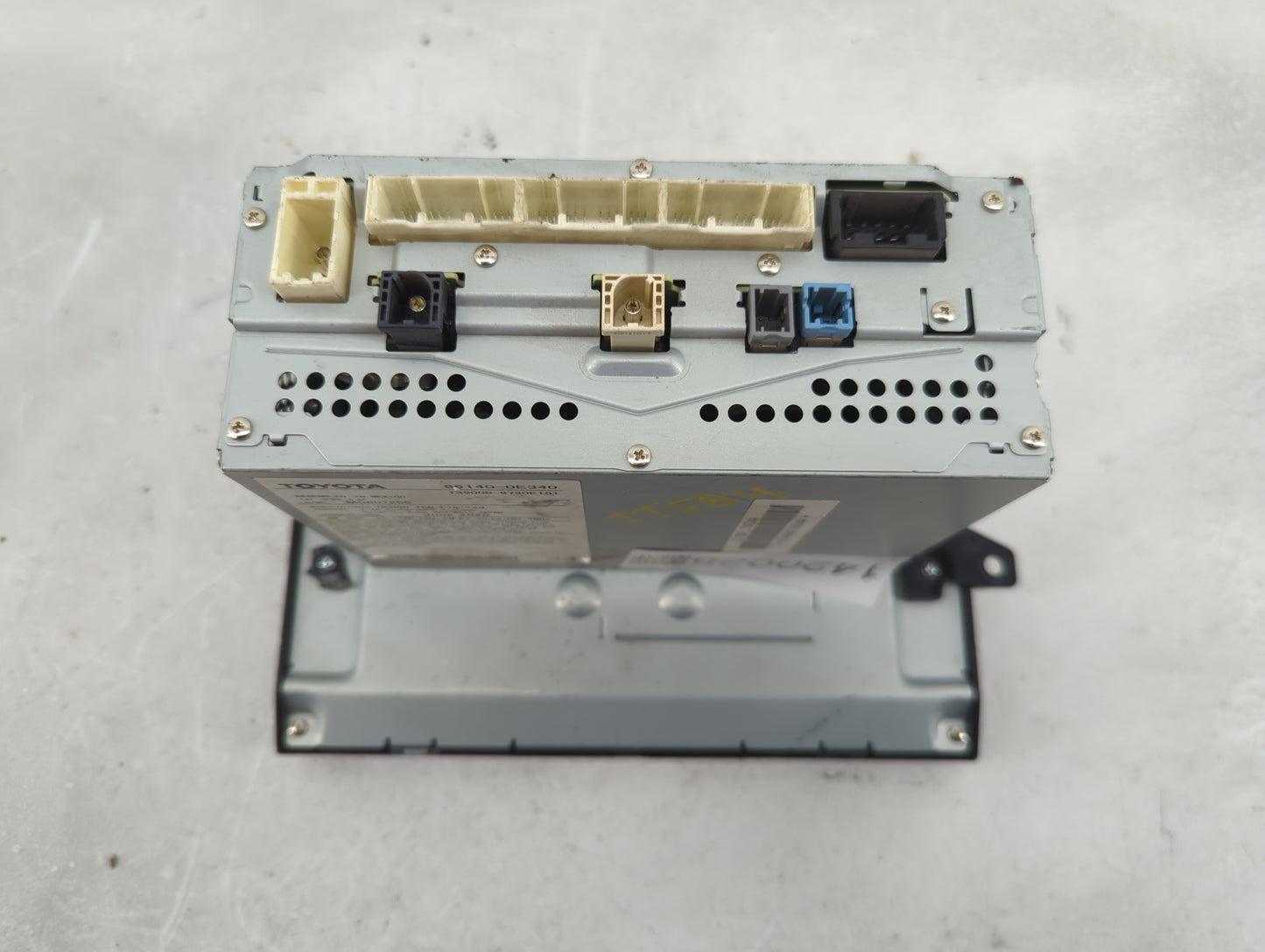 2020-2022 Toyota Highlander Radio AM FM Cd Player Receiver Replacement P/N:86140-0E340 Fits Fits 2020 2021 2022 OEM Used Aut