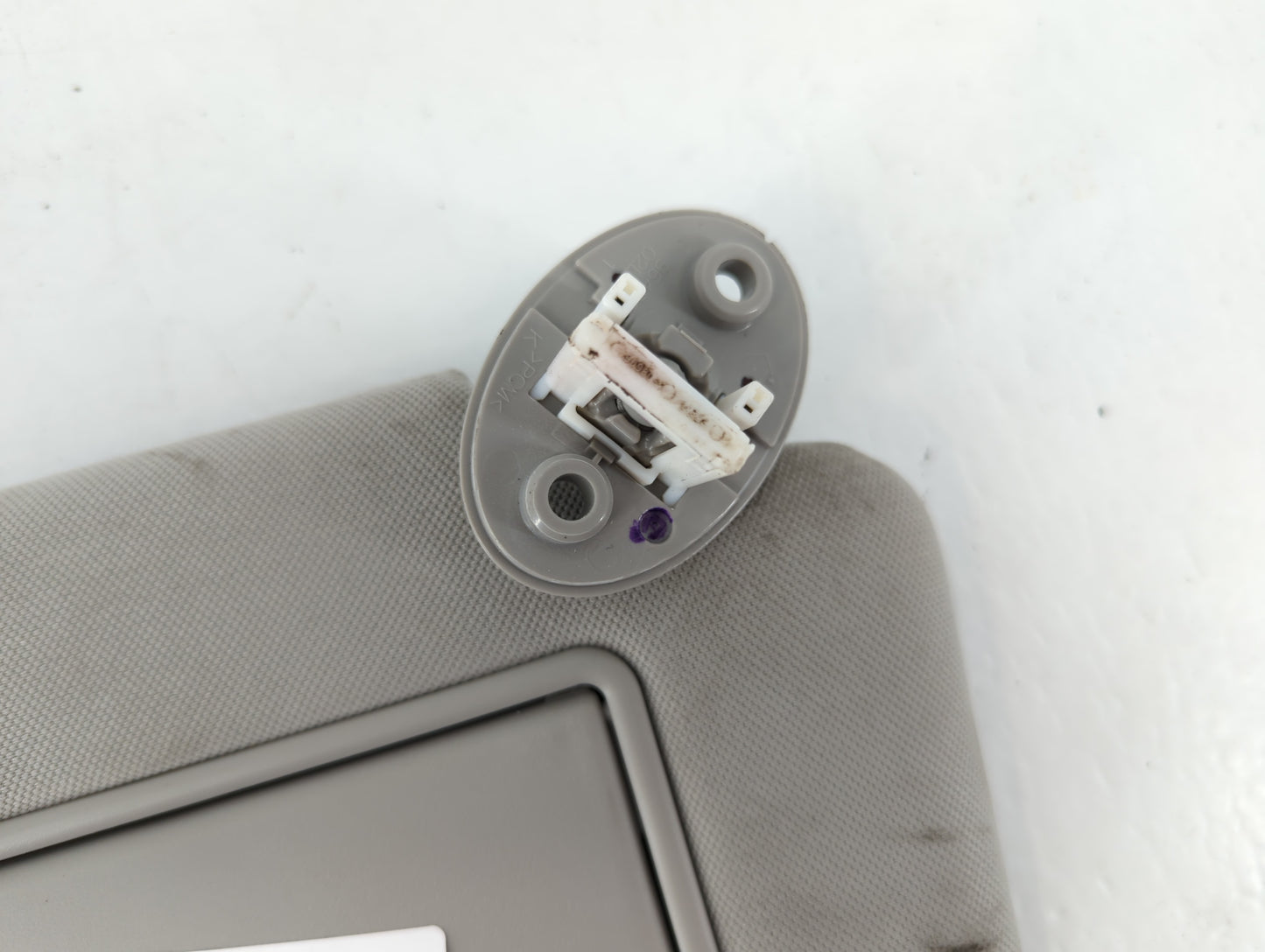 2020-2022 Toyota Highlander Sun Visor Shade Replacement Passenger Right Mirror Fits Fits 2020 2021 2022 OEM Used Auto Parts 