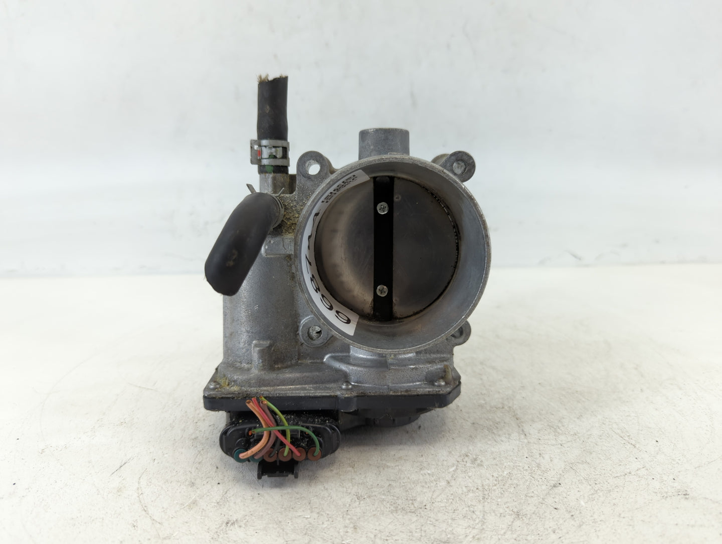 2017-2022 Toyota Highlander Throttle Body P/N:22030-0P060 Fits Fits 2016 2017 2018 2019 2020 2021 2022 OEM Used Auto Parts -