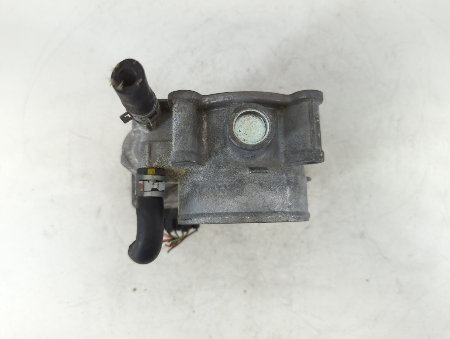 2017-2022 Toyota Highlander Throttle Body P/N:22030-0P060 Fits Fits 2016 2017 2018 2019 2020 2021 2022 OEM Used Auto Parts -